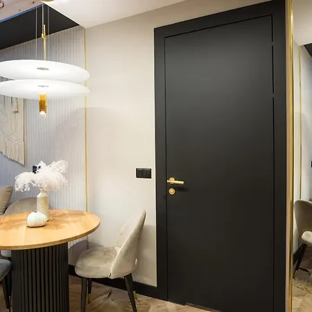 Apart-center Zlota